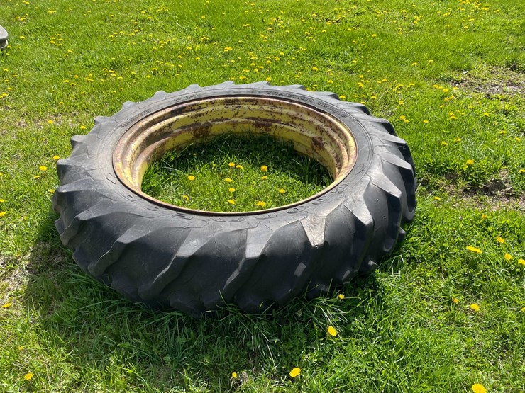 #5589-•-tractor-tire-image-4