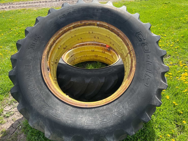 #5588-•-(2)-tractor-tires-image-5