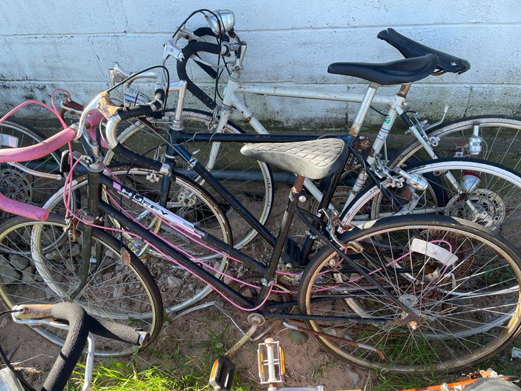 #5633-•-bike-lot-image-4