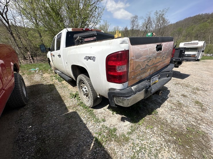 2014-chevrolet-2500-image-5