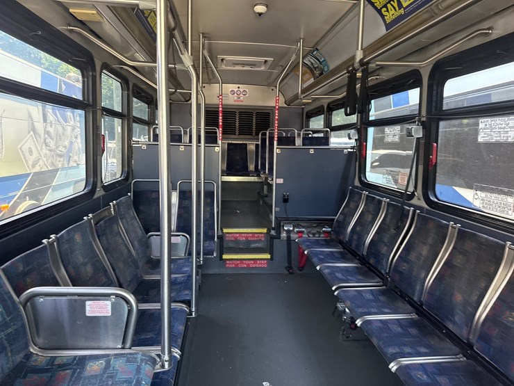 2007-gillig-low-floor-image-29