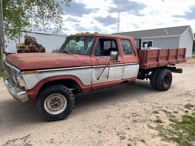 #5571-•-1979-ford-dually-with-modified-cab-image-53