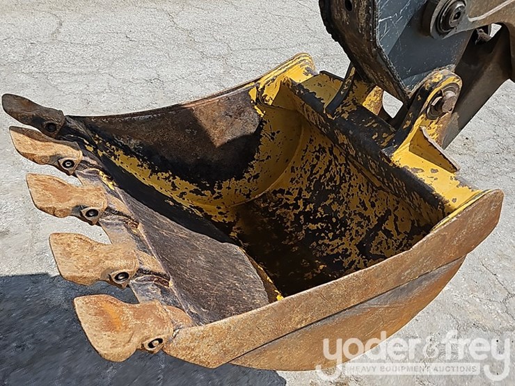 2018-deere-310sl-image-16