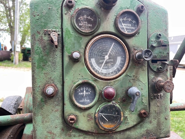 john-deere-720-image-21