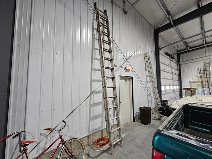 #15-•-keller-28'-aluminum-extension-ladder-image-2