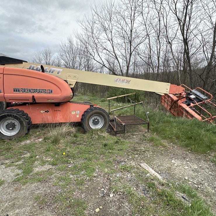 2010 JLG 600S