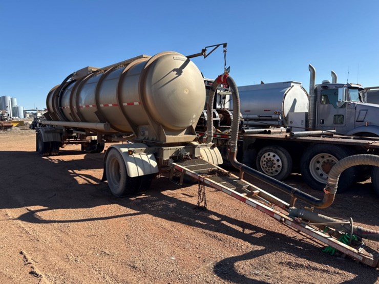 2011-brenner-tank-trailer-image-2