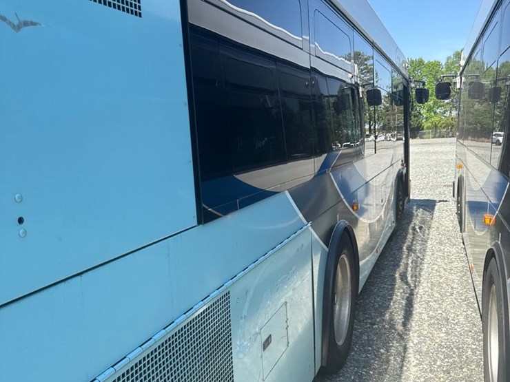 2012-gillig-low-floor-image-18