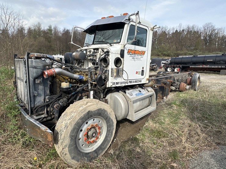 2005-peterbilt-357-image-1