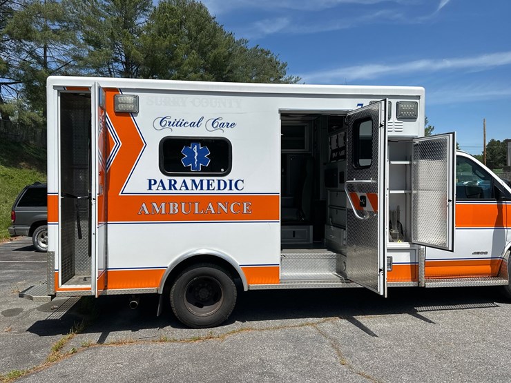 #8-•-2017-chevrolet-ambulance-4500-image-12