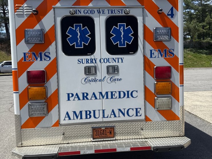 #9-•-2017-chevrolet-ambulance-4500-image-22