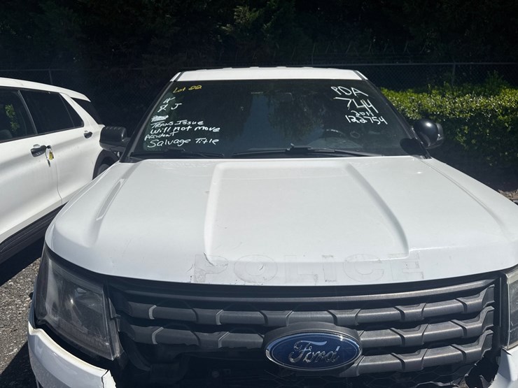 2017-ford-explorer-image-4