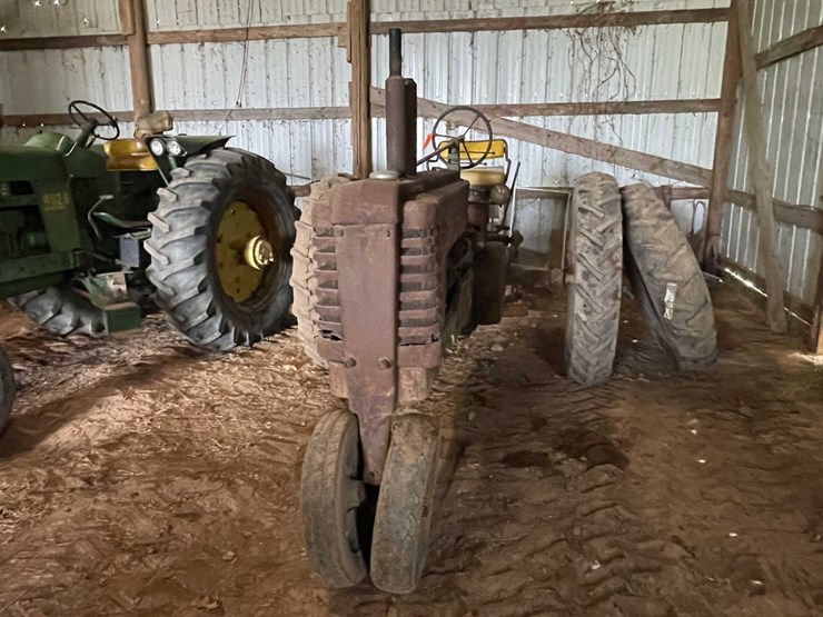 john-deere-b-image-2