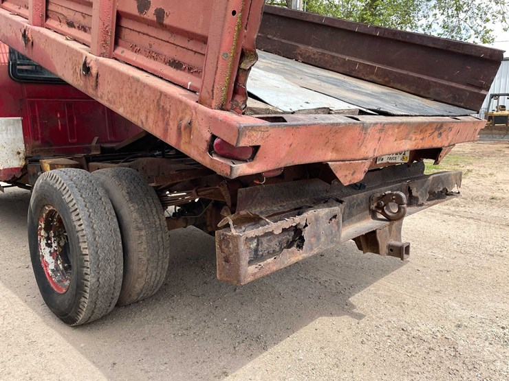 #5571-•-1979-ford-dually-with-modified-cab-image-19