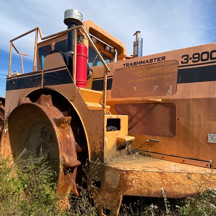 #3 • 390 REX TRASH COMPACTOR