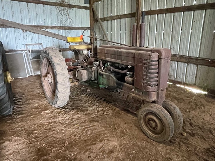 john-deere-b-image-3