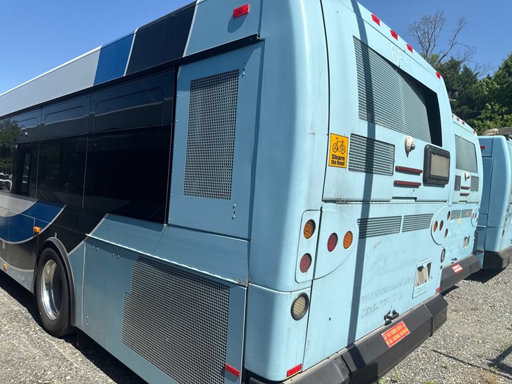 2012-gillig-low-floor-image-12