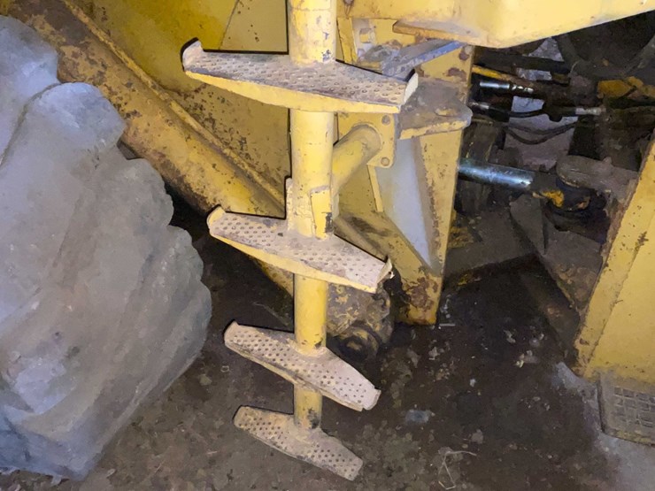 #5557-•-hough-120-payloader-image-17