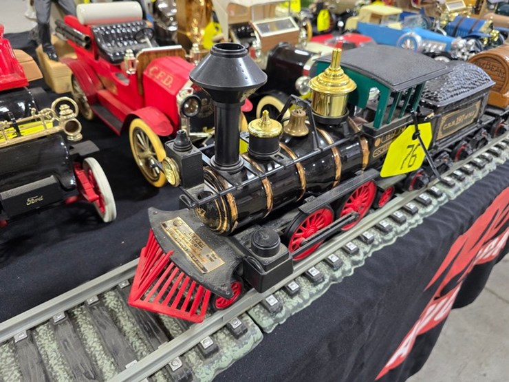 #76-•-jim-beam-decanter-train-set-image-9