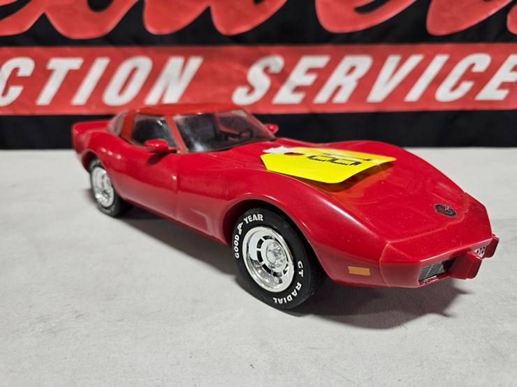 #81-•-jim-beam-1978-chevrolet-corvette-decanter-image-8