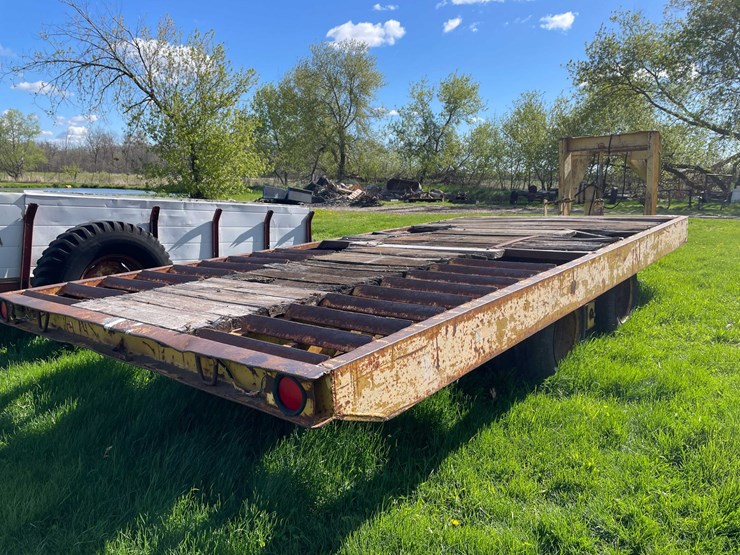 #5576-•-gooseneck-tilt-bed-trailer-image-7