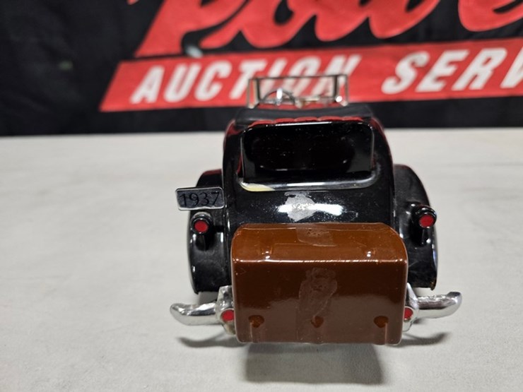 #86-•-macormick-packard-d-decanter-image-5