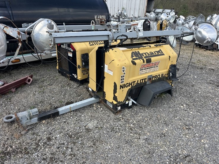 2015-caterpillar-c11-image-1