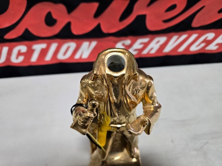 #98-•-mccormick-gold-sincerley-elvix-'77-music-box-decan-image-7