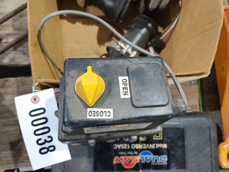 #38-•-tee-jet-electric-valves-image-4