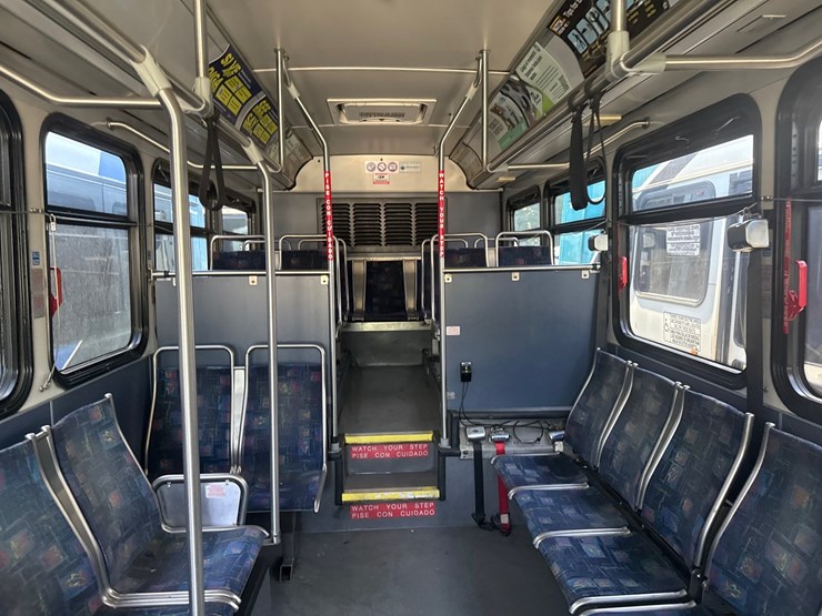 2007-gillig-low-floor-image-22