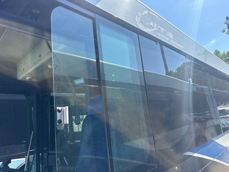 2012-gillig-low-floor-image-7