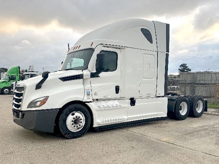 2022-freightliner-cascadia-126-image-1