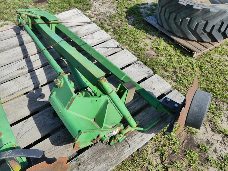 john-deere-8-image-3
