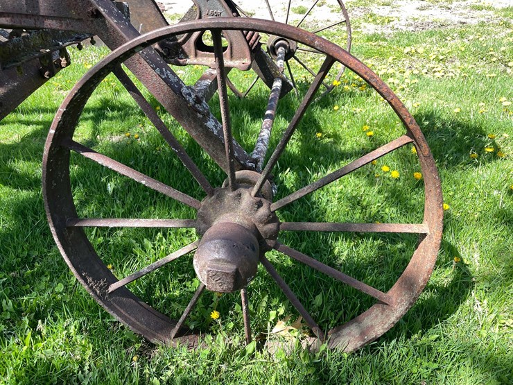 #5621-•-antique-adjustable-height-and-angle-pull-behind-road-grader-image-28