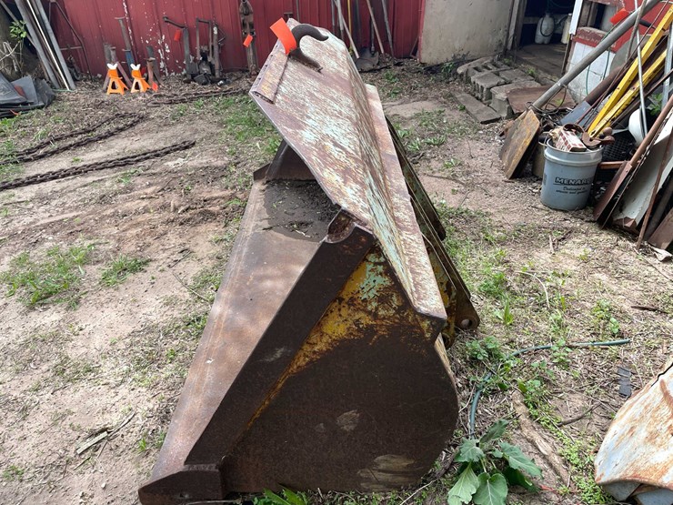 #5631-•-large-excavator-bucket-image-4