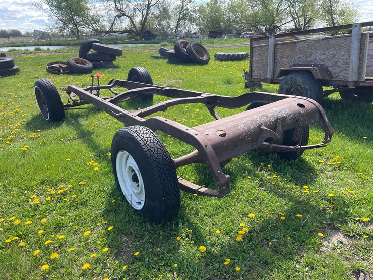 #5596-•-vintage-2-axle-car-frame-image-6