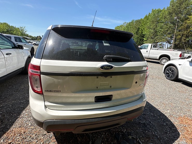 2015-ford-explorer-image-6