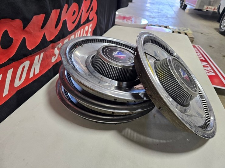 #406-•-mercury-sedan-hub-caps-image-3