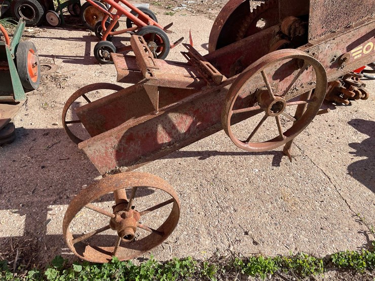 #5645-•-vintage-oliver-wagon-unloader-image-5