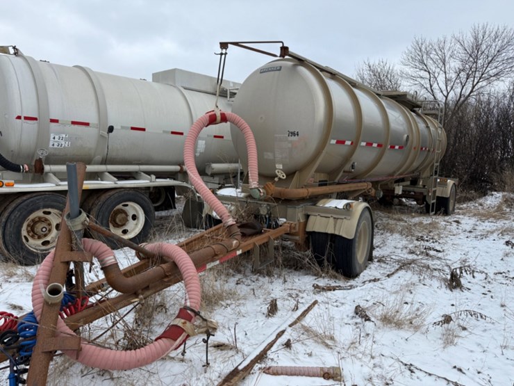 2011-brenner-tank-pup-trailer-image-1
