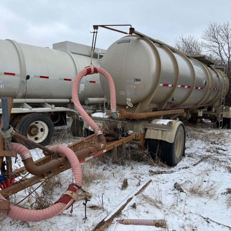 2011 BRENNER TANK PUP TRAILER
