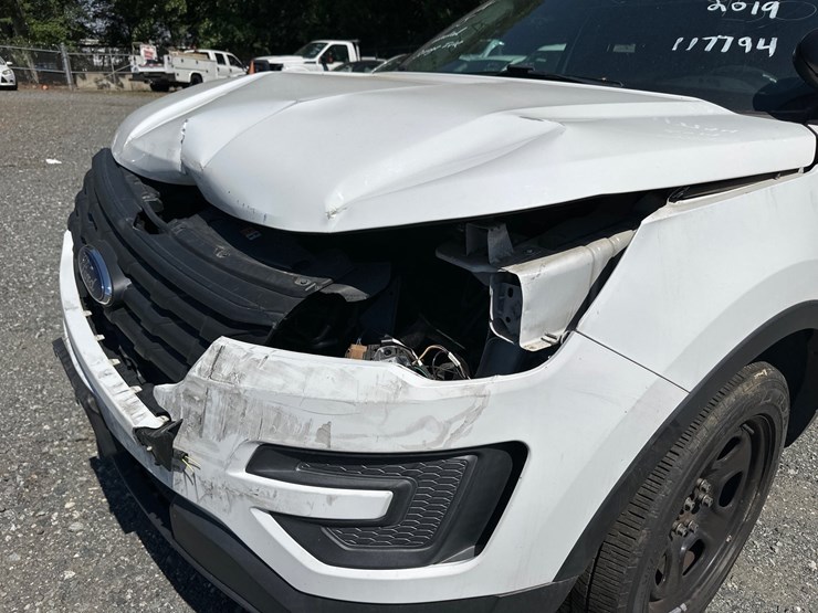 2019-ford-explorer-image-12