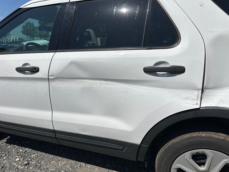 2019-ford-explorer-image-15