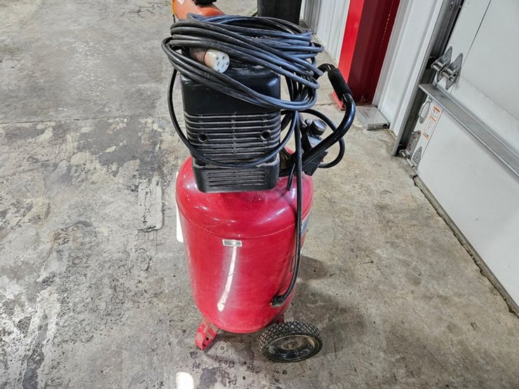 #22-•-craftsman-5hp-22-gallon-air-compressor-image-2