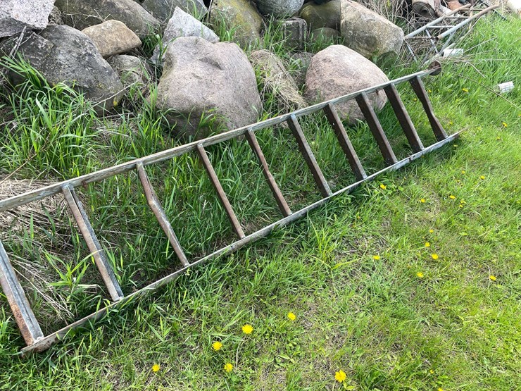 #5605-•-scrap-metal-image-6