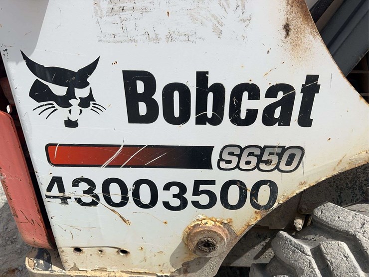 2012-bobcat-s650-image-13