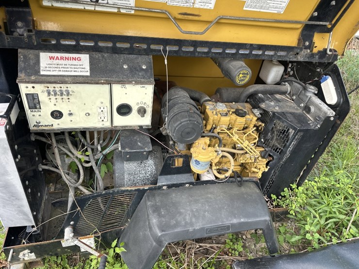 2015-caterpillar-c11-image-2