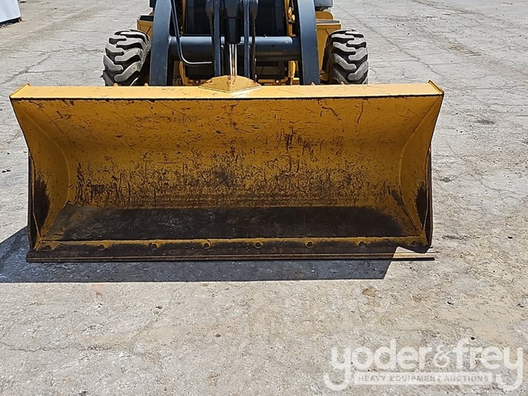 2018-deere-310sl-image-7