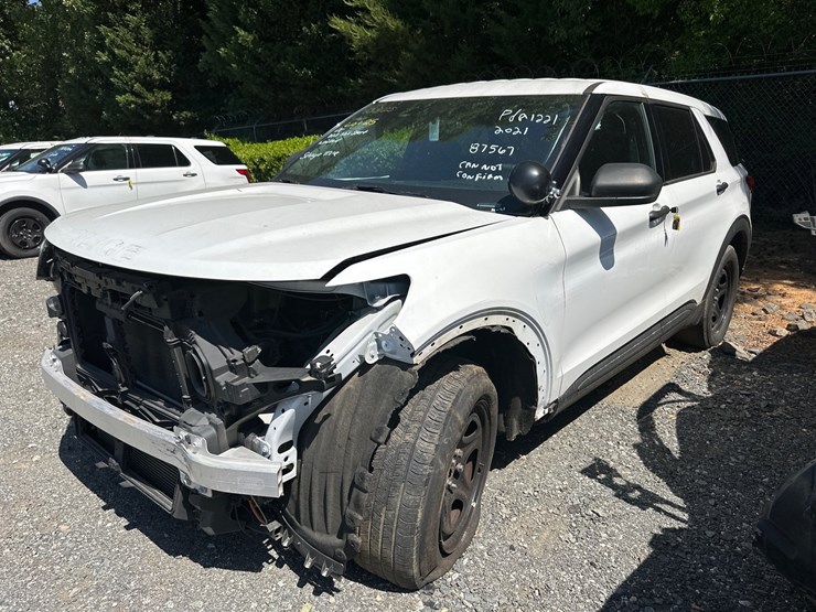 2021-ford-explorer-image-4