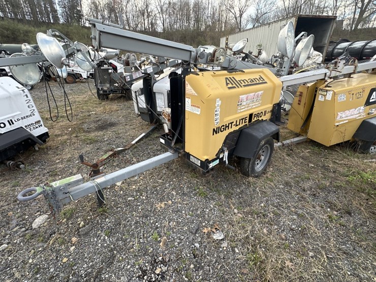 2015-caterpillar-c11-image-1